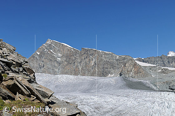 Foto: Allalinhorn und Allalingletscher.