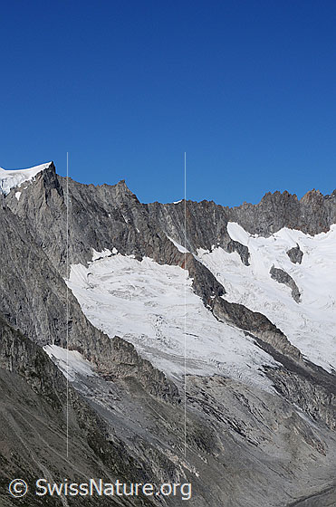 Foto: Am Fuss des Sattelhorns ist ein Seitenarm des Mittelaletschgletschers zu sehen.