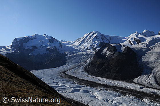 Foto: Monte Rosa, Liskamm, Castor, Pollux, Monte Rosagletscher, Grenzgletscher und Gornergletscher mit ausgeprägter Mittelmoräne.

