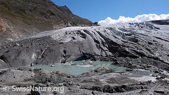 Foto: Gletschersee, welcher sich nach dem Rückszug des Gornergletschers im Bereich des Zusammenflusses mit dem Grenzgletscher gebildet hat.