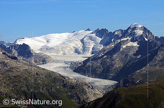 Foto: Grossfirn, Eggfirn und Rhonegletscher.
Gipfel: Dammastock, Tiefenstock und Galenstock.
