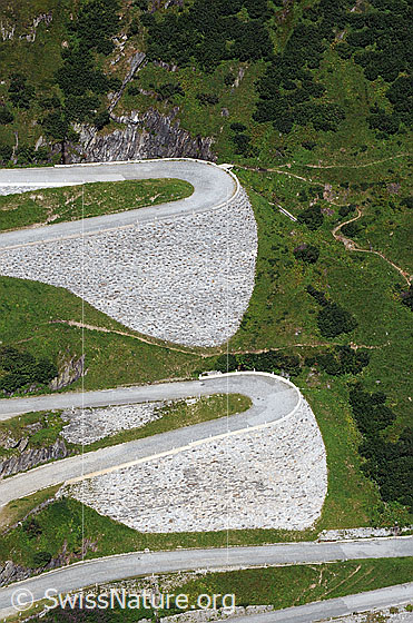 Foto: Haarnadelkurven der Tremola.
