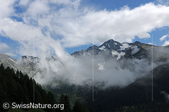 Foto: Gemäldehafte Berglandschaft mit Wolkenstimmung am Schwarzhorn.