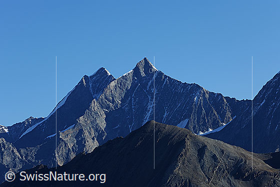 Foto: Dom und Täschhorn. Davor das Oberrothorn.