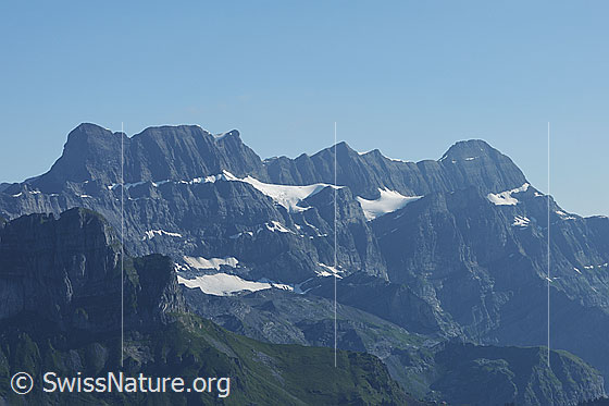 Foto: Glärnisch
Links: Bächistock. Rechts: Vrenelisgärtli
Gletscher: Guppenfirn