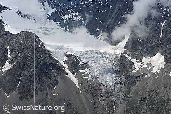 Foto: Bidergletscher, Saastal, Wallis.
Die Gletscherzunge ist ausgeapert.