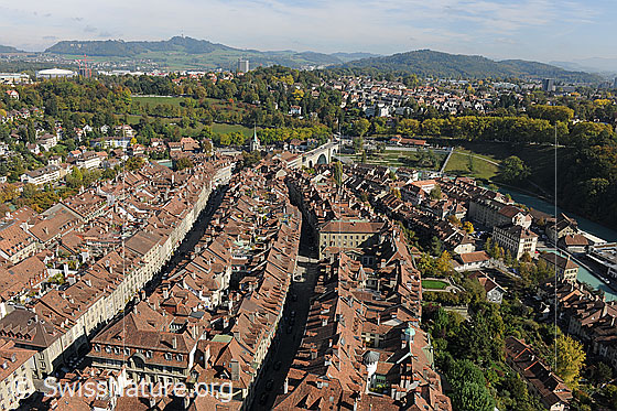Foto: Blick vom Münster auf die Altstadt von Bern.