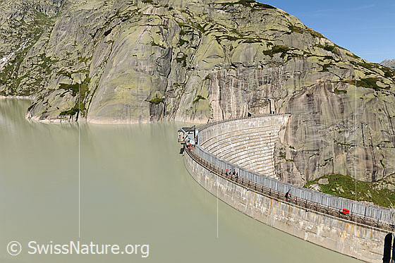 Foto: Staumauer am Grimselsee.