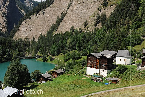 Foto: Weiler und Ausgleichsbecken Ze Binne (Binntal).