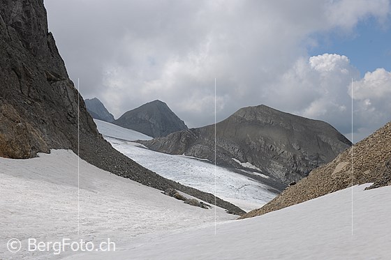 Foto: Blick aus der Region Schnidejoch zu Chilchligletscher und Chilchli.