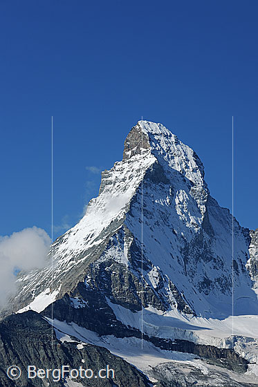 Foto: Matterhorn Hörnligrat (links), Nordwand und Zmuttnase (rechts).