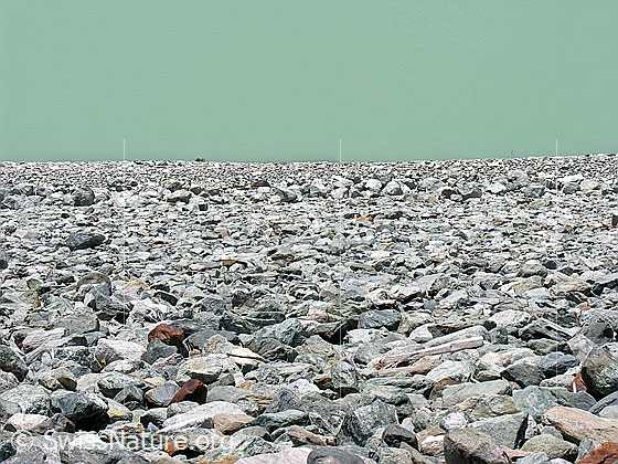Foto: Blick vom Staudamm in den Stausee Mattmark.