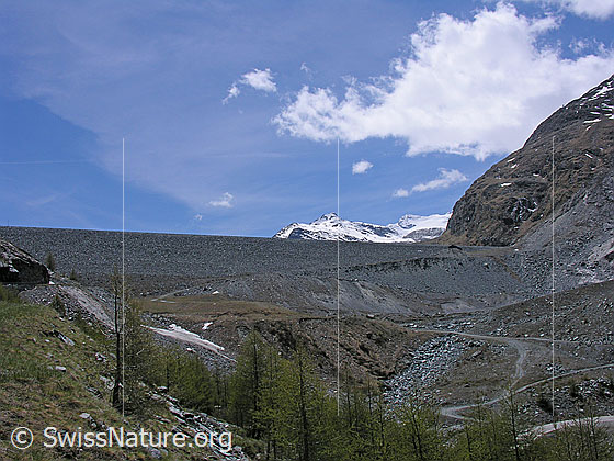 Foto: Blick auf den eindrücklichen Staudamm Mattmark.