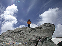 DSCN5750: Person auf Felsblock