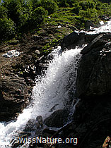 F003162: Sprudelnder Wasserfall im Mischibach