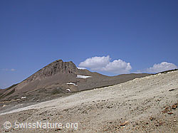 F005772: Holzjihorn, helle Geröllflanke, blauer Himmel mit Wolke