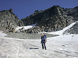 Foto: Alpinistin auf Gischigletscher