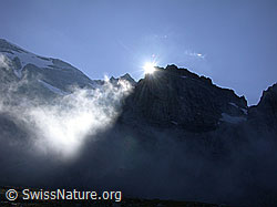 F007299: Sonnenuntergang über einem Gipfel der Helsenhorngruppe