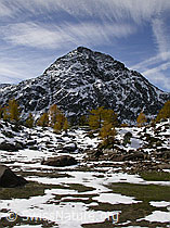 F007671: Stockhorn und ausgetrockneter Bergsee