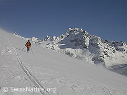 F009449: Skitourenabfahrt mit Ofenhorn