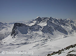 F009868: Grosses Schinhorn: Verschneite Binntaler Berglandschaft