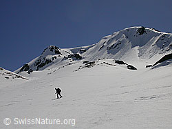 F010245: Tourenfahrerin bei Abfahrt im Hotäl