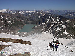 F012692: Seilschaft im Abstieg vom Ofenhorn