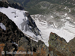 Foto: Tiefblick vom Ofenhorn auf den Tälligletscher