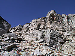 F013830: Interessante Gesteinsformationen am Frunthorn