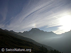 F017032: Morgen mit Schleierwolken über dem Ofenhorn