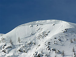 F021307: Grosse Wächte an Gipfelkamm