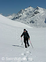 F022299: Schneeschuhläuferin unterwegs am Gandhorn