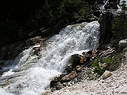 F023646: Schäumender Wasserfall im Mässerbach, Binntal
