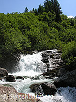 F023679: Schäumender Mässerbach mit tosendem Wasserfall