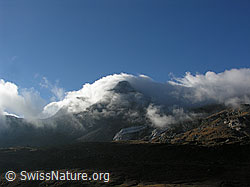 F030249: Eindrückliche Morgenstimmung in den Bergen