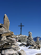 F030789: Gipfel Sidelhorn mit Kreuz und Steinmännern