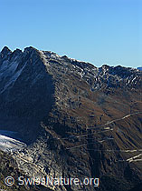 Foto: Klein Furkahorn und Passstrasse zum Furkapass