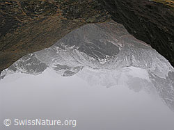 F032769: Halsesee: Spiegelbild verschneiter Gipfel im Bergsee