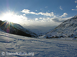 F033326: Aufziehenden Wolken und Struktur im Schnee