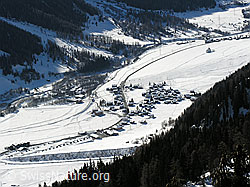 F033582: Tiefblick auf Gluringen