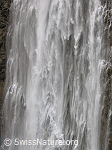 F038341: Ausschnitt aus grossem Wasserfall