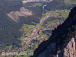 F039948: Tiefblick auf Kandersteg