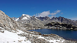 F051457: Berglandschaft mit Bergsee und Galenstock