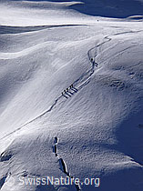 F051660: Aufstiegsspur auf dem Triftgletscher zum Gipfel des Weissmies