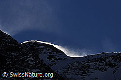 F055692: Schneeverfrachtung an Felsgrat