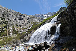 F058266: Sprudelnder Wasserfall