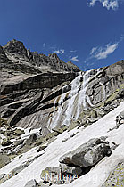 F058348: Gelmerhörner und hoher Wasserfall