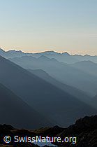 F061790: Morgenstimmung über der Leventina
