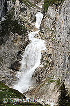 F068946: Wasserfall in Schlucht