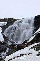 F069011: Wasserfall über Felsriegel
